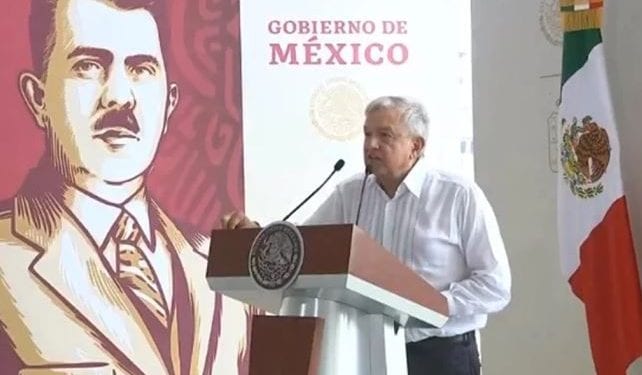AMLO en evento